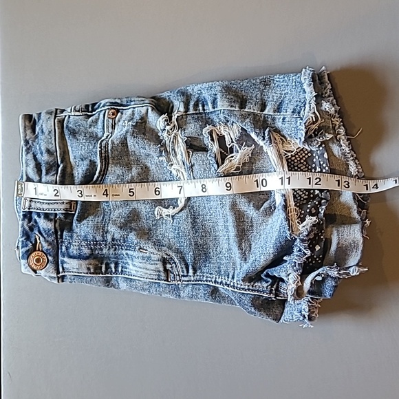 Women's AE Next Level Stretch Curvy Hi Rise Shortie Size 0 Distressed Shorts! - Picture 14 of 14